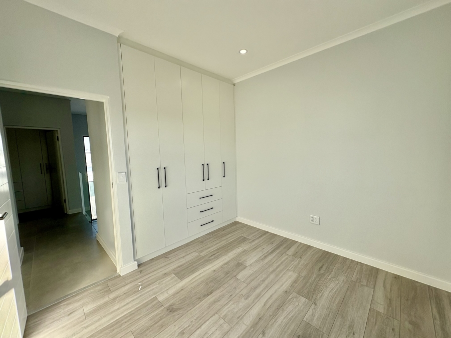 4 Bedroom Property for Sale in Sandown Western Cape